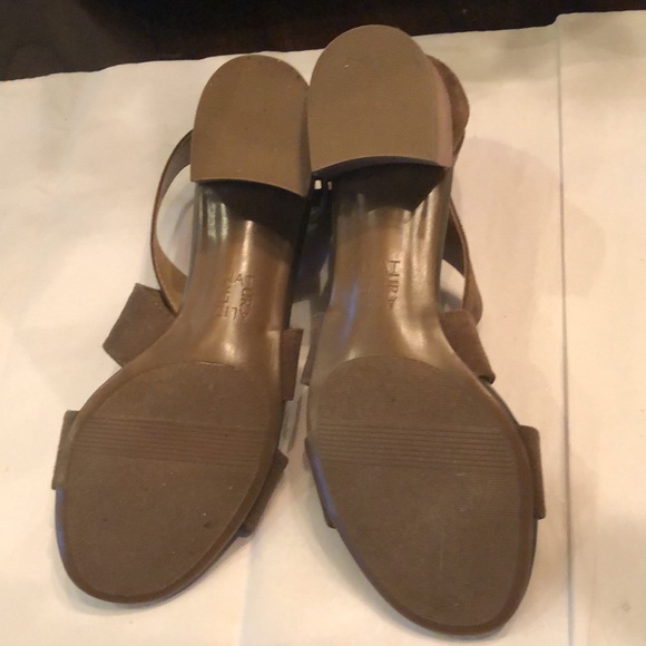 Naturalizer low stacked heel wide criss cross ankle strap faux suede sandals - Picture 6 of 12